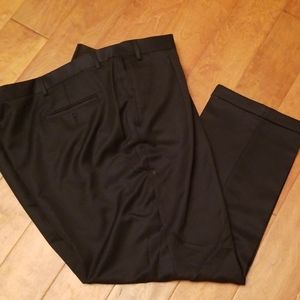 Roundtree and York Men's Dress Pants